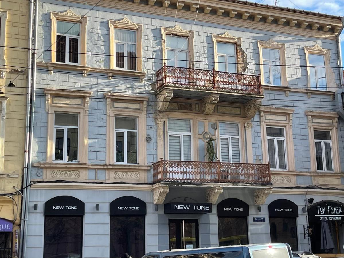 Lux Apartment in Zentrum TTchernivtsi Extérieur photo